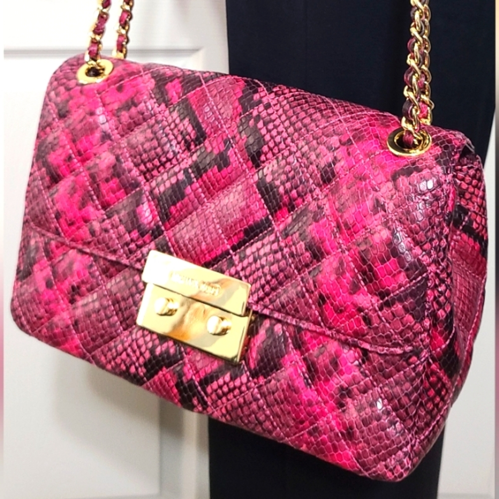 Michael kors Crossbody leather bag purse New with tags perfect for gift